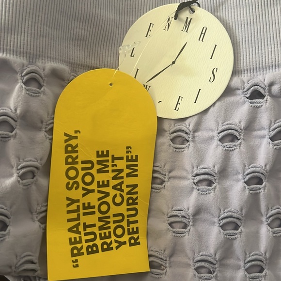 Maisie Wilen Preforated Set. - Picture 4 of 4